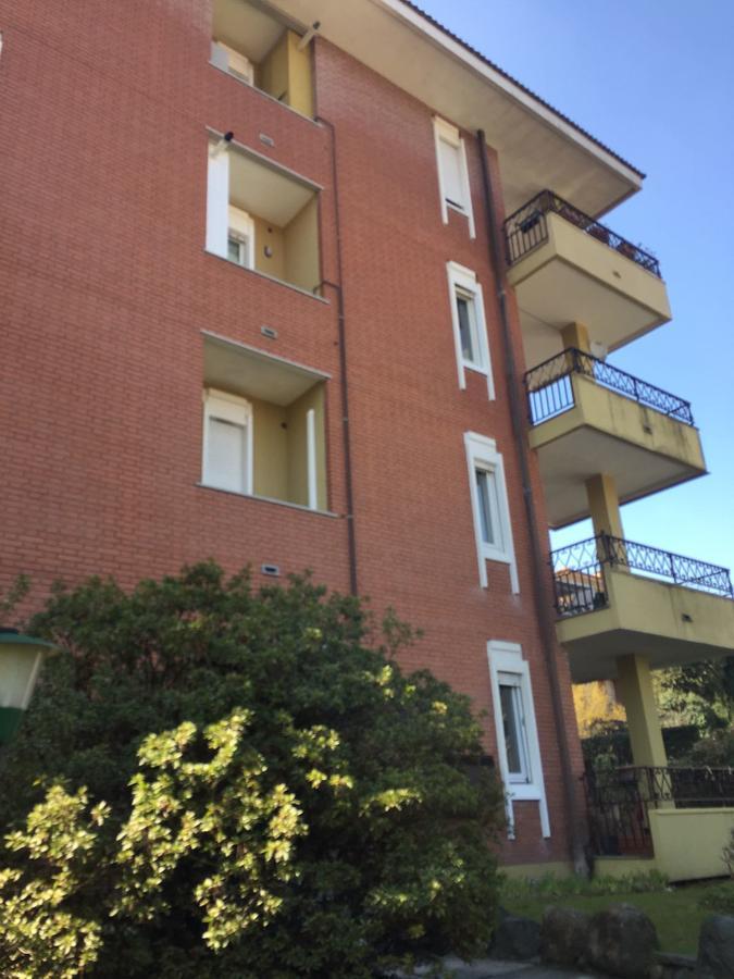 Sveva Lägenhet Stresa Exteriör bild